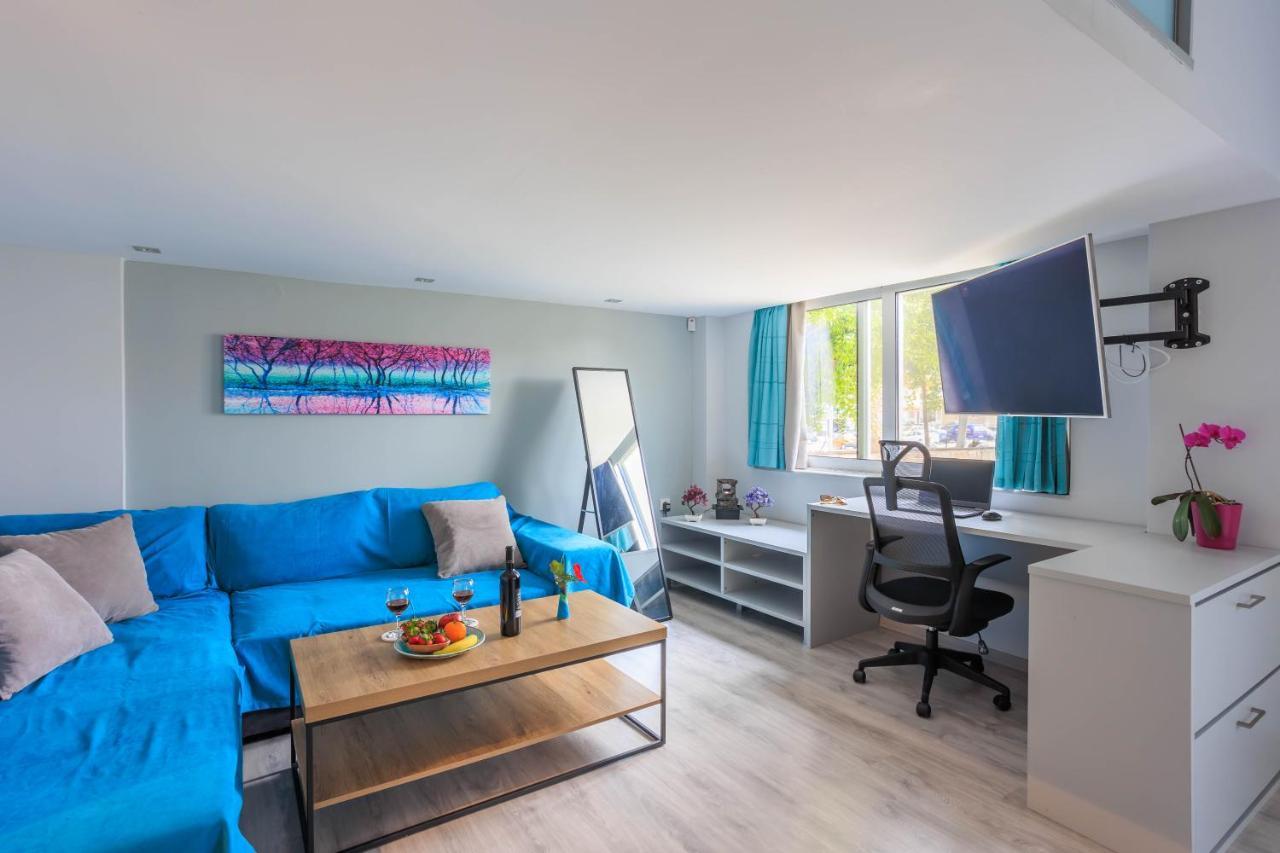 Electra Modern Apartment With Cozy Garden Heraklion  Exterior photo